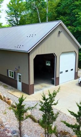 2691 Fox Cove, Addison Township, MI 48370