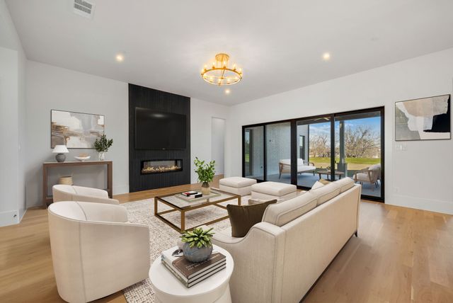 940 Healey Drive, Fairview, TX 75069