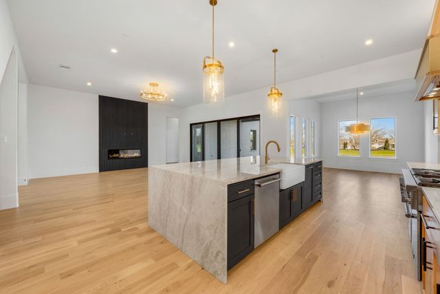 940 Healey Drive, Fairview, TX 75069