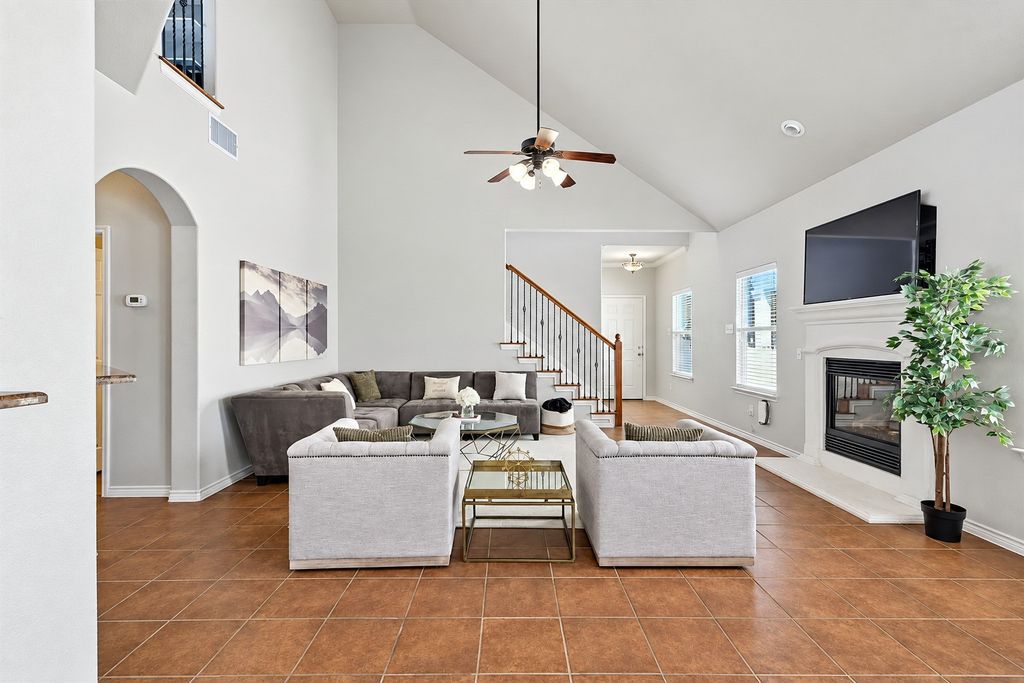 1624 Sea Pines Drive, Savannah, TX 76227 — photo 4