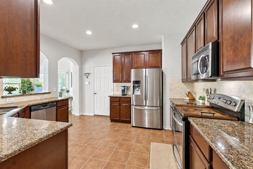 1624 Sea Pines Drive, Savannah, TX 76227 — photo 5