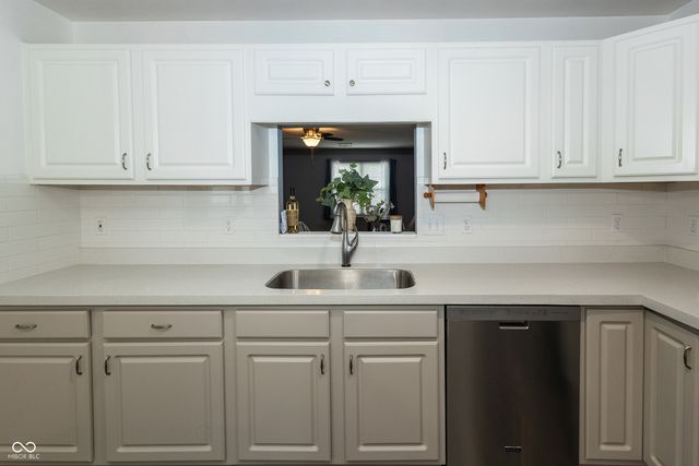 8275 Locke Circle, Avon, IN 46123