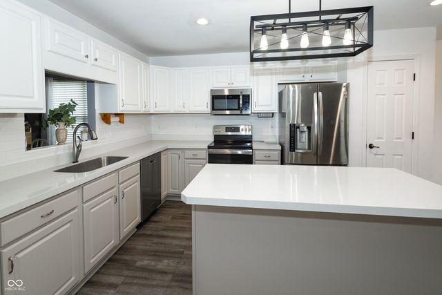 8275 Locke Circle, Avon, IN 46123