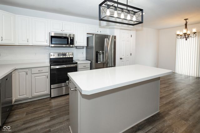 8275 Locke Circle, Avon, IN 46123