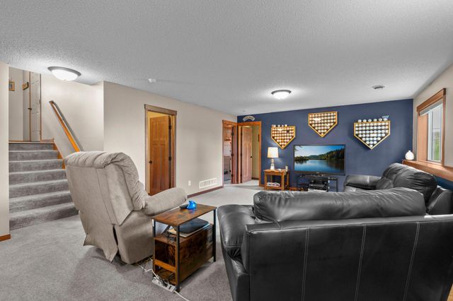 1050 Mallard Street NE, Hanover, MN 55341