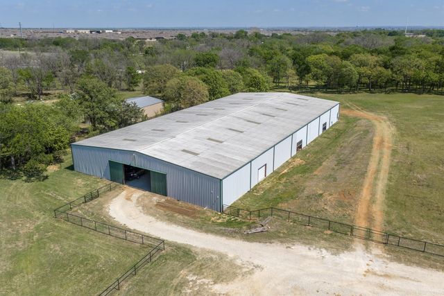 2431 Dr Sanders Road, Aubrey, TX 76227