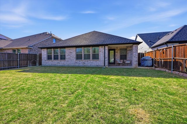 708 Winged Foot Drive, Red Oak, TX 75154