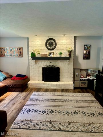 3024 Fallehn Drive, Cortland, OH 44410