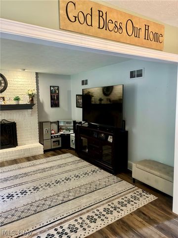 3024 Fallehn Drive, Cortland, OH 44410