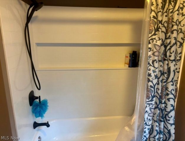 3024 Fallehn Drive, Cortland, OH 44410