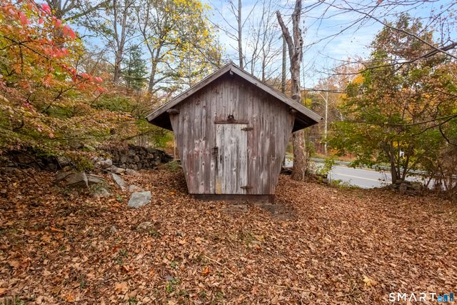 2 & 4 Old Weston Old Weston Road, Weston, CT 06883