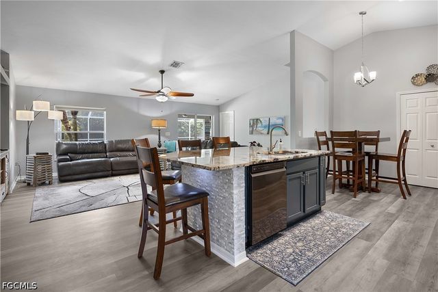 2682 Nature Pointe LOOP, Fort Myers, FL 33905