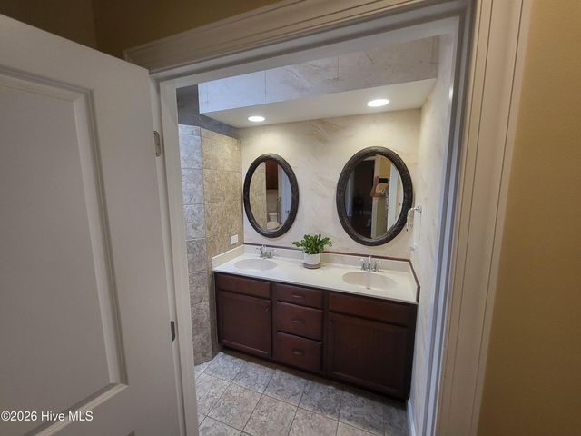 8251 Stenton Drive NE, Leland, NC 28451