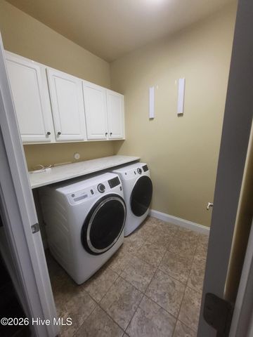 8251 Stenton Drive NE, Leland, NC 28451
