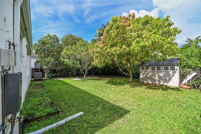 8942 Carlyle Ave, Surfside, FL 33154