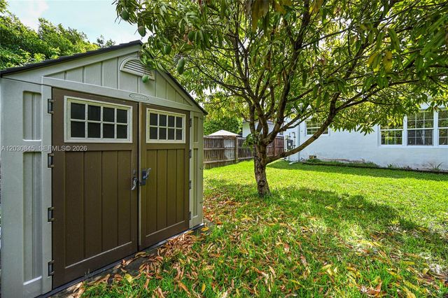 8942 Carlyle Ave, Surfside, FL 33154