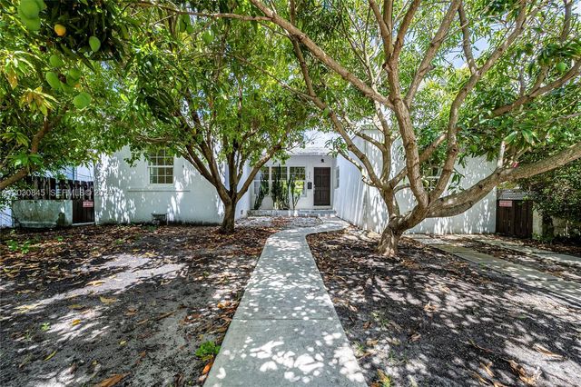 8942 Carlyle Ave, Surfside, FL 33154