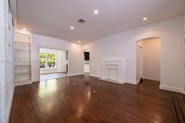 8942 Carlyle Ave, Surfside, FL 33154