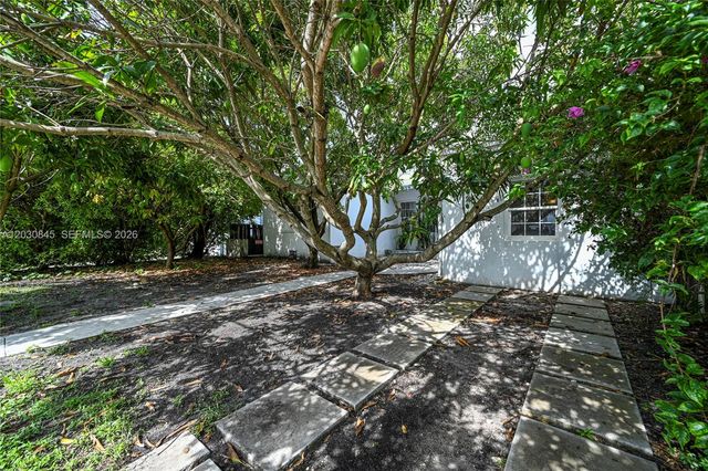 8942 Carlyle Ave, Surfside, FL 33154