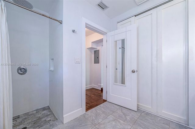 8942 Carlyle Ave, Surfside, FL 33154