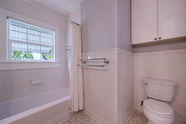 8942 Carlyle Ave, Surfside, FL 33154
