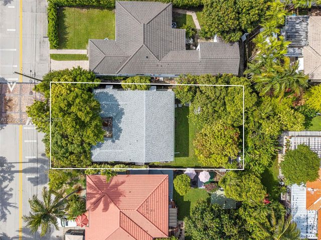 8942 Carlyle Ave, Surfside, FL 33154