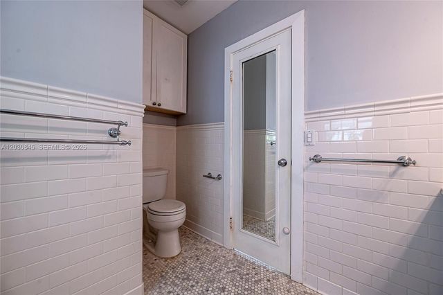 8942 Carlyle Ave, Surfside, FL 33154