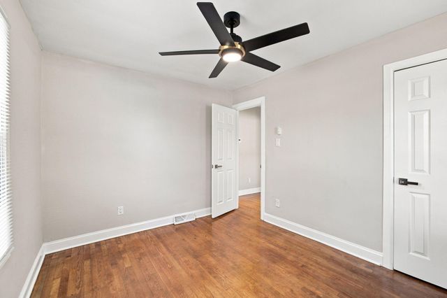 321 W 57th Avenue, Merrillville, IN 46410