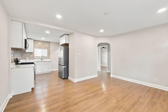 321 W 57th Avenue, Merrillville, IN 46410