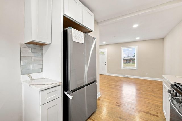 321 W 57th Avenue, Merrillville, IN 46410