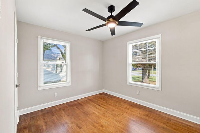 321 W 57th Avenue, Merrillville, IN 46410