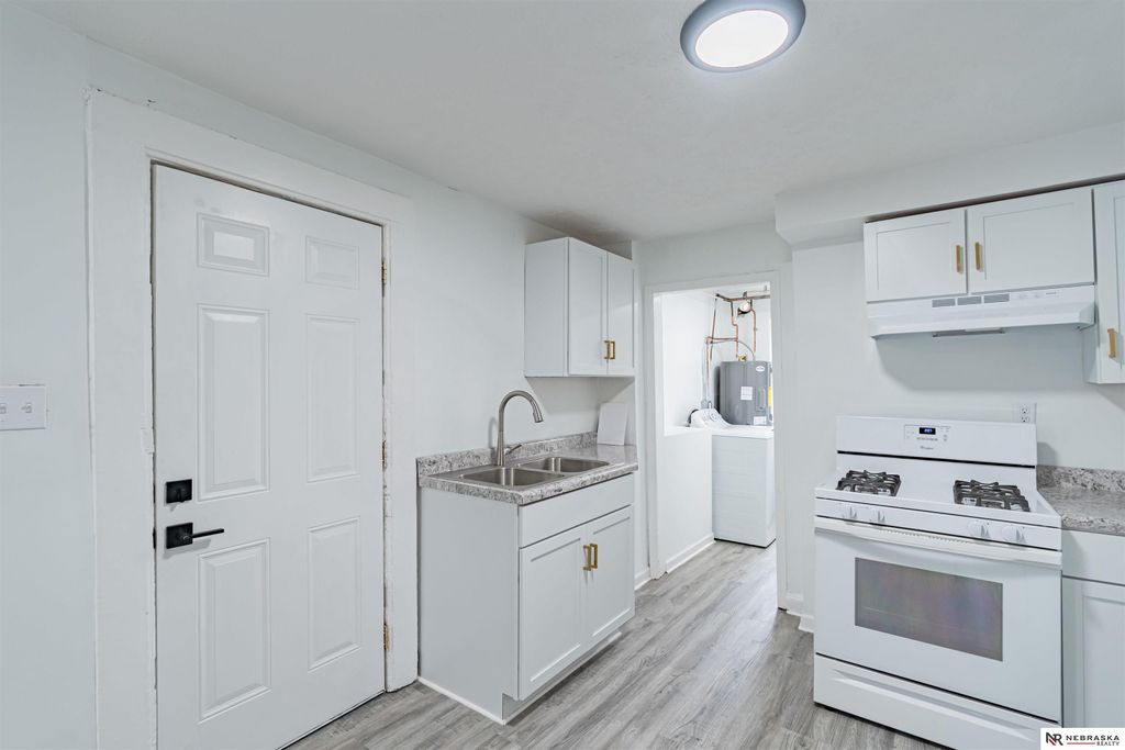 2525 Rees Street, Omaha, NE 68105