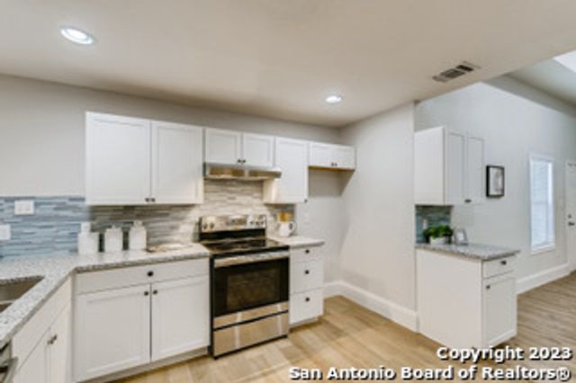 243 LORRAINE AVE, San Antonio, TX 78214