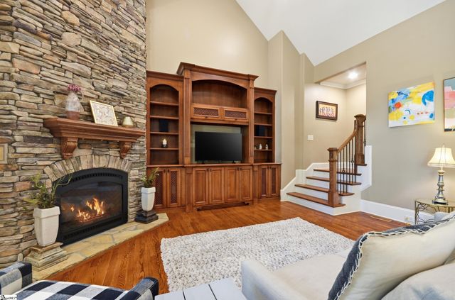 9 Collins Crest Court, Greenville, SC 29607