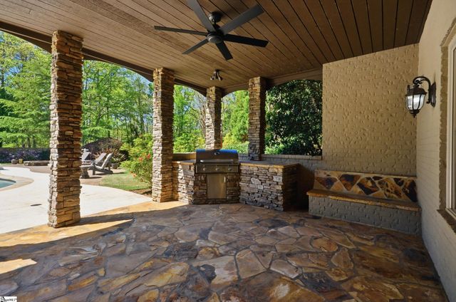 9 Collins Crest Court, Greenville, SC 29607