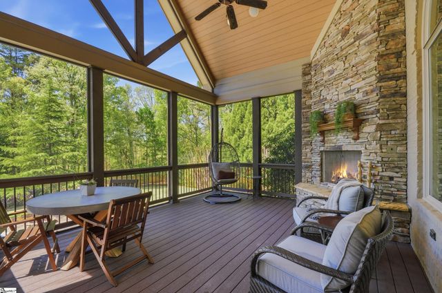 9 Collins Crest Court, Greenville, SC 29607