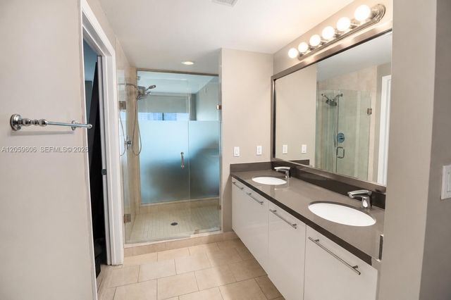 90 SW 3rd Street 3212, Miami, FL 33130
