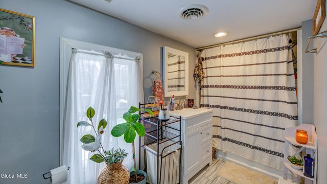 119 5th Avenue, Gloversville, NY 12078