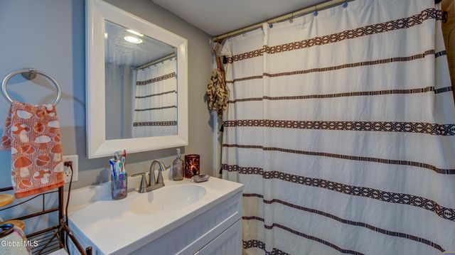 119 5th Avenue, Gloversville, NY 12078