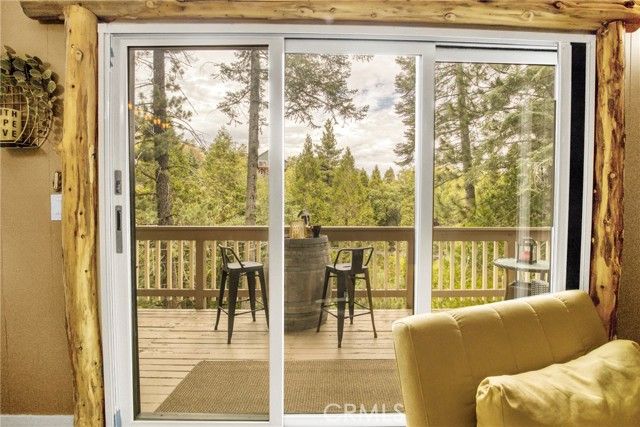 875 Brentwood Drive, Lake Arrowhead, CA 92352