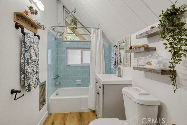 875 Brentwood Drive, Lake Arrowhead, CA 92352