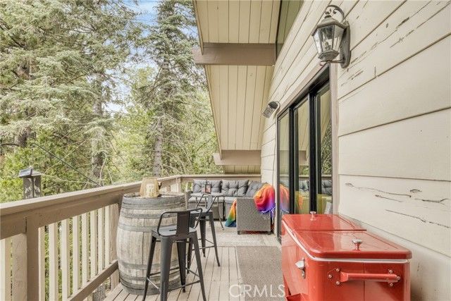 875 Brentwood Drive, Lake Arrowhead, CA 92352
