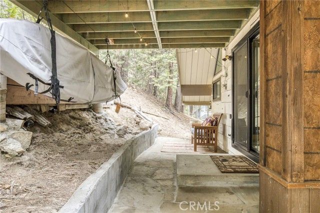 875 Brentwood Drive, Lake Arrowhead, CA 92352