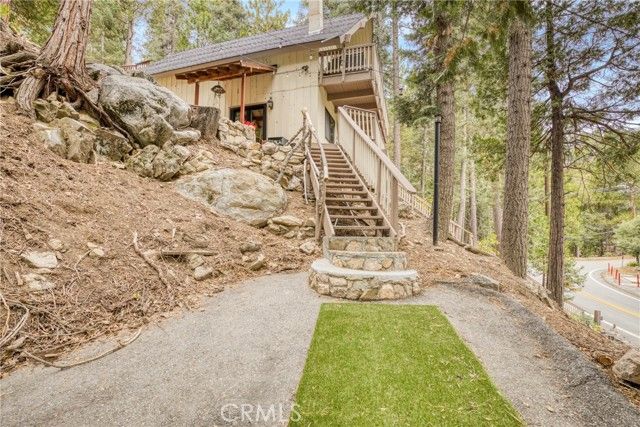 875 Brentwood Drive, Lake Arrowhead, CA 92352