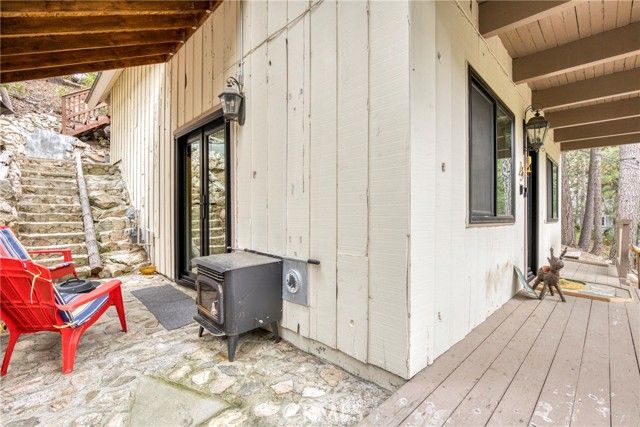 875 Brentwood Drive, Lake Arrowhead, CA 92352