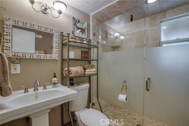 875 Brentwood Drive, Lake Arrowhead, CA 92352