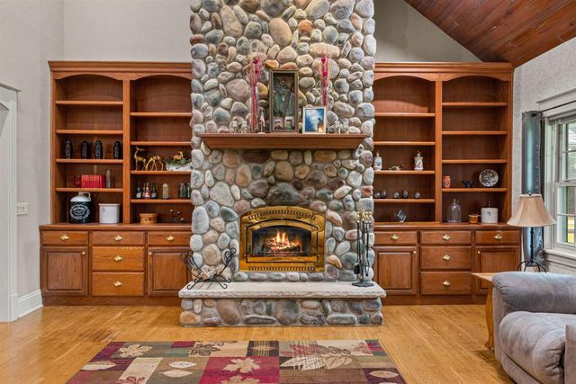 704 SANDY PINES COURT, Redgranite, WI 54970