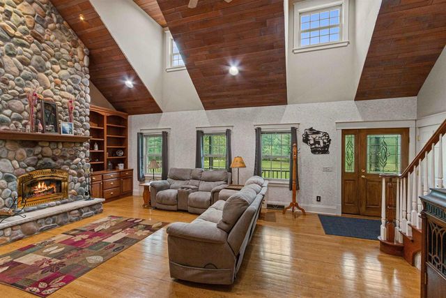 704 SANDY PINES COURT, Redgranite, WI 54970