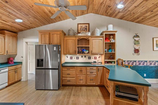 704 SANDY PINES COURT, Redgranite, WI 54970