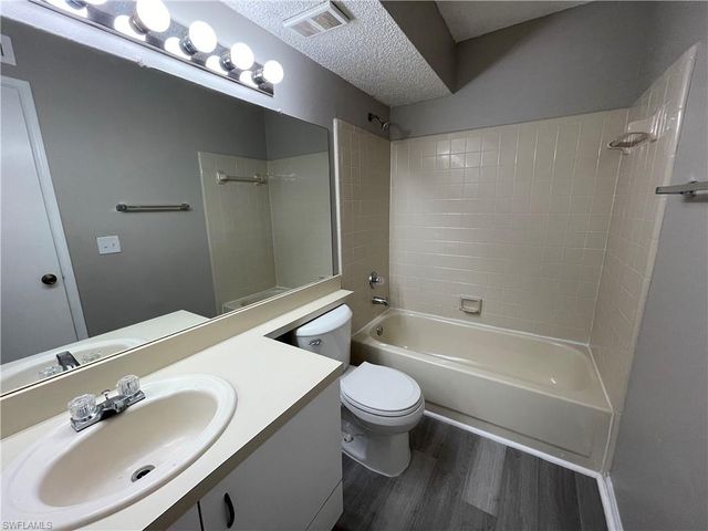 13555 Eagle Ridge DR 925, Fort Myers, FL 33912
